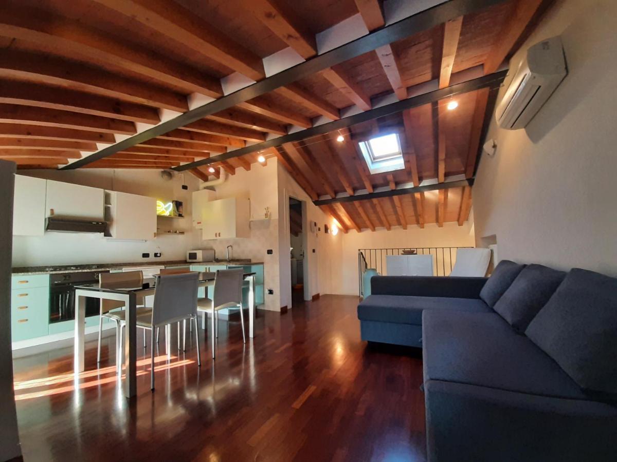 Appartamento Sui Tetti Di Parma Exterior foto